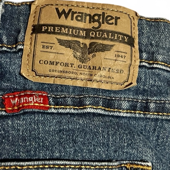 Wrangler Men's Dark Blue Relaxed Jeans 40x30 - Picture 3 of 4